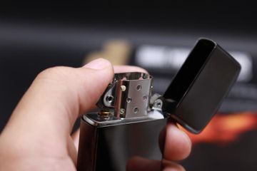 Bật Lửa Zippo 24756 Ebony - Bật Lửa Chống Gió Đen Nam Tính, Hộp Quà Tặng, Nhập Khẩu Mỹ, Bảo Hành Trọn Đời