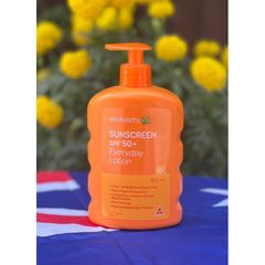 Kem Chống Nắng Woolworths SPF 50+ 500ml - Dưỡng Da Chống Nước, Không Nhờn Rít, Phù Hợp Mọi Loại Da, Bảo Vệ Tối Đa Khi Đi Ngoài Trời