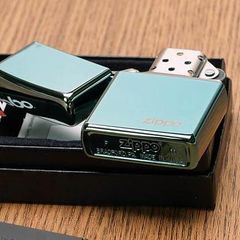 Zippo 28129ZL - Bật Lửa Chameleon Có Logo Zippo, Quà Tặng Thú Vị Cho Người Yêu Thích Đồ Sưu Tầm