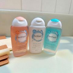 Nước rửa phụ nữ Femfresh Kháng Khuẩn - Dung Dịch Vệ Sinh pH Lý Tưởng, Không Xà Phòng, An Toàn Cho Mẹ Bầu và Sau Sinh