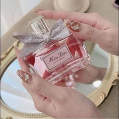 Nước Hoa Nữ Dior Miss Dior EDT 30ml - Hương Hoa Thanh Nhẹ, Nữ Tính, Tinh Tế, Flacon Sang Trọng, Phù Hợp Mọi Hoàn Cảnh