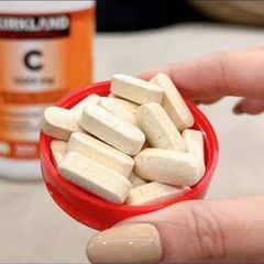 Viên uống Vitamin C Kirkland 1000mg 500 viên - Tăng cường hệ miễn dịch, chống oxy hóa, hỗ trợ sức khỏe da