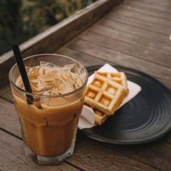 Coffee and Milk Nestlé Úc 385g Cà Phê Dạng Lon