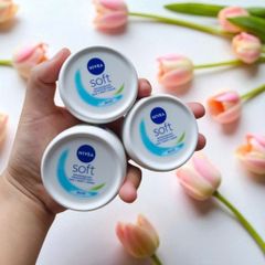 NIVEA Soft Crème 200ml - Kem Dưỡng Ẩm Toàn Thân Thấm Nhanh, Dưỡng Da Mềm Mại, Chứa Vitamin E và Chiết Xuất Jojoba