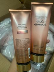Dưỡng Thể Victoria’s Secret Amber Romance 236ml - Ngọt Ấm, Dưỡng Da Mịn Màng, Hương Thơm Quyến Rũ