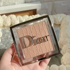 Phấn phủ nén Dior Backstage Face & Body Powder #2N 11g - Lớp trang điểm tự nhiên, mịn màng, phù hợp mọi loại da, không bết dính.