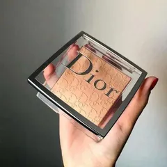 Phấn phủ nén Dior Backstage Face & Body Powder #2N 11g - Lớp trang điểm tự nhiên, mịn màng, phù hợp mọi loại da, không bết dính.