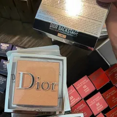 Phấn phủ nén Dior Backstage Face & Body Powder #2N 11g - Lớp trang điểm tự nhiên, mịn màng, phù hợp mọi loại da, không bết dính.