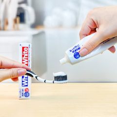 Kem Đánh Răng Nhật Bản White & White Lion 150g - Làm Trắng Răng, Diệt Khuẩn, Hương Bạc Hà Tươi Mát, Sáng Bóng, An Toàn cho Nướu nhạy cảm