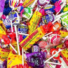 Kẹo Mút Charms Candy Carnival 5lbs (Túi 500g) - Hương vị ngọt nhẹ, đa dạng cho bữa tiệc và dịp đặc biệt