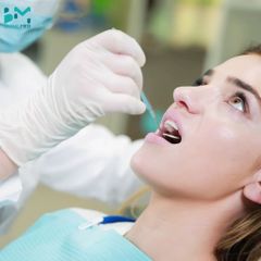 Găng tay y tế Latex có bột VGlove Khải Hoàn màu trắng - Hộp 100 chiếc, dùng một lần, an toàn cho sức khỏe