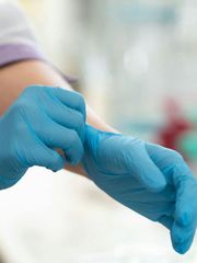 Găng tay Nitrile không bột Vglove màu xanh - Găng tay y tế dùng một lần, độ bám cao cho chế biến thực phẩm và chăm sóc sức khỏe