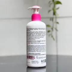 Dung Dịch Vệ Sinh Bé Gái Saugella Girl 200ml - An Toàn, Dịu Nhẹ, Bảo Vệ Vùng Kín Hằng Ngày Cho Bé Từ 3-12 Tuổi
