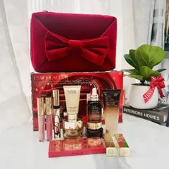 Set Vali Estee Lauder Holiday Blockbuster 2024 – Bộ 12 Món Dưỡng Da và Trang Điểm Cao Cấp, Quà Tặng Lễ Hội Tuyệt Vời