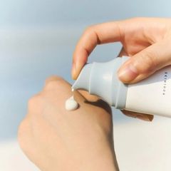 Serum Chống Nắng 2in1 Skin1004 Hyalu-Cica Water Fit SPF50+ - Dưỡng Ẩm, Bảo Vệ Da Nhẹ Mặt, Phù Hợp Da Nhạy Cảm 50ml