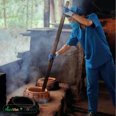 Muối Tre Cao Cấp Sahu - Muối Biển Tự Nhiên Hương Thơm, Vị Mặn Dịu, Giàu Khoáng Chất - Thích Hợp Cho Chay Và Gia Vị Sống 100g