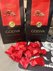 Socola Godiva Masterpiece 428g - Socola Sữa Béo Mịn Nhân Ganache Cao Cấp - Quà Tặng Thích Hợp Cho Người Yêu Thích Ngọt Ngào