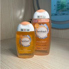 Dung Dịch Vệ Sinh Phụ Nữ Femfresh Daily Wash 250ml - Kháng Khuẩn, Làm Sạch, Khử Mùi, Hương Thơm Mát, Nhập Khẩu Chính Ngạch Từ Anh