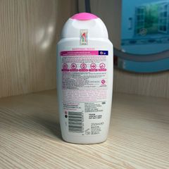 Femfresh Soothing Wash 250ml - Dung Dịch Vệ Sinh Phụ Nữ Kháng Khuẩn, Không Gây Dị Ứng, Hàng Nhập Khẩu Chính Ngạch từ Anh
