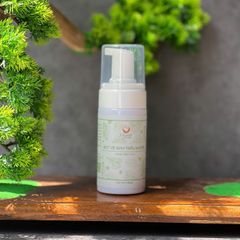 Bọt Vệ Sinh Trầu Không Escoco 100ml - Sạch Khó Chịu, Khử Mùi, Cân Bằng pH, Hỗ Trợ Ngăn Ngừa Nhiễm Khuẩn Vùng Kín