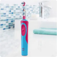 Bàn chải điện Oral-B Vitality Kids cho bé gái - Thiết kế đáng yêu, công nghệ làm sạch 2D hiệu quả, khuyến khích thói quen chăm sóc răng miệng