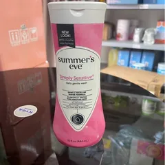 Dung dịch vệ sinh Summer's Eve Simply Sensitive Cleansing 444ml (hồng nhạt)