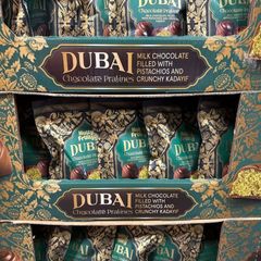 Thanh Socola Dubai Hảo Hạng - Socola Sữa Hương Vị Trung Đông với Nhân Pistachio và Kadaiyf - Quà Tặng Sang Trọng 450g