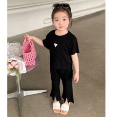 Bộ Quần Áo Tay Ngắn Cho Bé Gái - Quần Dài Loe Xẻ Tà Hoạ Tiết Trái Tim Chất Liệu Cotton Thoáng Khí, Dành Cho Trẻ Từ 1-9 Tuổi