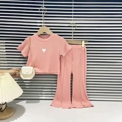 Bộ Quần Áo Tay Ngắn Cho Bé Gái - Quần Dài Loe Xẻ Tà Hoạ Tiết Trái Tim Chất Liệu Cotton Thoáng Khí, Dành Cho Trẻ Từ 1-9 Tuổi