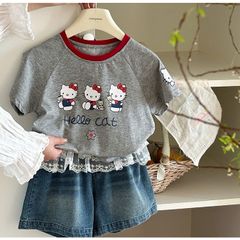 Bộ Đồ Bé Gái Hello Cat Dễ Thương - Áo Thun Tay Ngắn & Quần Jeans Ngắn Phối Ren Xinh Xắn từ 2-8 Tuổi