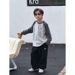Quần Nỉ Mùa Đông Ambbkids 2025 - Dày Dạn, Mềm Mại, Bo Gấu, Lót Lông Cừu, Thêu Hoạ Tiết Cho Bé Trai, Phom To Rộng