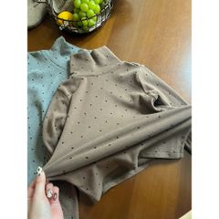Áo Giữ Nhiệt Cổ Lọ Chấm Bi Ambbkids Cho Bé Gái Dáng Ôm Co Dãn - Thời Trang Thu Đông Hàn Quốc Mới Nhất 2024