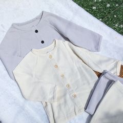 Bộ Đồ Dài Tay Cotton Tổ Ong Peekaboo - Thời Trang Thu Đông Cho Bé Phong Cách Hàn Quốc, Dễ Thương và Thoáng Khí