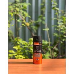 Xịt khử mùi LYNX Black Night 165ml - Hương gia vị và trái cây, ngăn mồ hôi hiệu quả lên đến 48 tiếng, sản phẩm chăm sóc cơ thể nam giới.