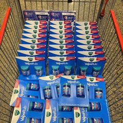 Vicks VapoRub - Dầu Bôi Ấm Ngực Giảm Ho Cho Trẻ Em và Người Lớn - Hỗ Trợ Ngủ Ngon, Giảm Nghẹt Mũi, Cảm Lạnh