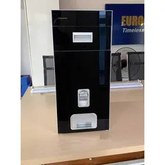Thùng Gạo EUROGOLD B303 - Thiết Kế Âm Tủ Đen Gương Bóng, Tiết Kiệm Diện Tích, Chế Độ Đong Gạo Chính Xác 150g, Dung Tích 15kg