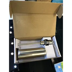 Bình Xà Bông Inox Âm Bàn dùng để đựng xà bông.