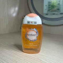 Femfresh Daily Wash 150ml - Dung dịch vệ sinh phụ nữ kháng khuẩn, khử mùi, mềm mại an toàn cho da, không chứa xà phòng.