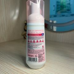 Bọt Vệ Sinh Phụ Nữ Femfresh Với Dầu Shea & Chiết Xuất Sữa Yến Mạch - Chăm Sóc Da Vùng Kín 150ml