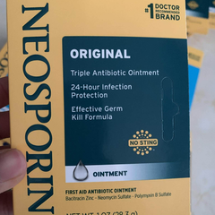 Kem Mỡ Kháng Viêm Neosporin 28.3g - Hỗ Trợ Liền Sẹo, Giảm Đau và Kháng Khuẩn cho Vết Thương Nhỏ, An Toàn cho Trẻ Em và Người Lớn