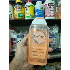 Dung Dịch Vệ Sinh Phụ Nữ Femfresh 250ml - Gel Tự Nhiên Kháng Khuẩn, Làm Sạch, Khử Mùi, Hương Thơm Dễ Chịu, Sử Dụng Hàng Ngày