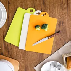 Thớt Nhựa Dẻo Inomata Dùng Chế Biến Đồ Ăn Dặm Cho Bé - Hàng Nội Địa Nhật Bản