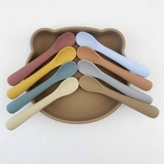 Thìa Ăn Dặm Silicon Cao Cấp - Muỗng Tập Xúc Kiểu Dáng Hàn Quốc An Toàn Cho Bé 5 Tháng Trở Lên, Chịu Nhiệt Đến 220°C