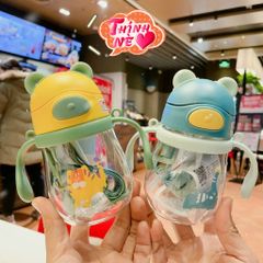 Bình Đựng Nước Hình Tai Gấu Dễ Thương Cho Bé - Ống Hút Tiện Lợi, Dây Đeo Thoải Mái, Dung Tích 300ml, Món Đồ Dùng Học Mầm Non Hấp Dẫn
