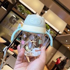 Bình Tập Uống Hình Heo Dễ Thương 250ml - Bình Nước Chống Sặc An Toàn Cho Bé, Kèm Dây Đeo Tiện Lợi, Chất Liệu Nhựa PP Chịu Nhiệt