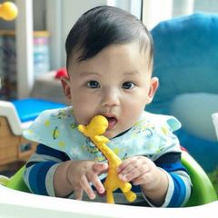 Gặm Nướu Hươu/Chuối Silicone Cao Cấp - Chất Liệu An Toàn Cho Bé Trong Giai Đoạn Mọc Răng, Kèm Hộp Đựng Tiện Dụng