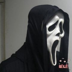 Mặt nạ Ghostface Halloween - Thiết kế độc đáo cho bữa tiệc hóa trang, tạo không khí kinh dị vui nhộn, phù hợp mọi lứa tuổi