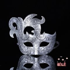 Mặt Nạ Halloween Nửa Mặt Nam Bằng Nhựa - Phụ Kiện Hóa Trang Độc Đáo Cho Lễ Hội, Tiệc Tùng và Biểu Diễn Nghệ Thuật