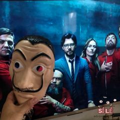 Mặt Nạ Salvador Dali Money Heist - Phụ Kiện Thời Trang Độc Đáo Cho Người Hâm Mộ Phim Huyền Thoại