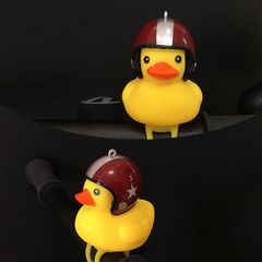 Vịt Vàng Gắn Xe Đội Nón Bảo Hiểm - Đồ Chơi Phát Sáng LED và Bóp Kêu Dành Cho Bé - Quà Tặng Dễ Thương